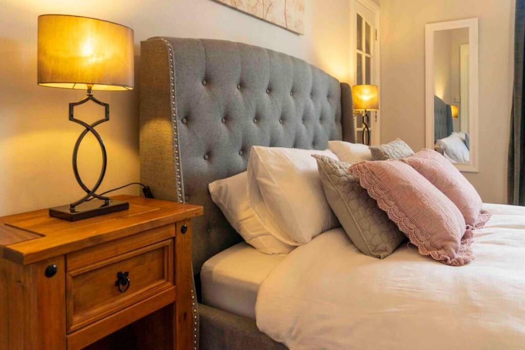 Spacious City Centre Apartment Full Of Character Inverness Extérieur photo